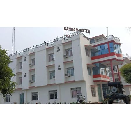 Hotel Sangam, Benares Buitenkant foto